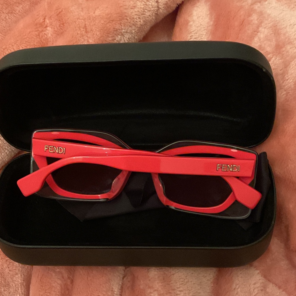 Fendi Stylish Red Sunglasses clear